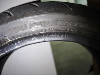 Rueda trasera de Moto Brigestone T32.