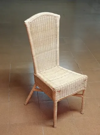 Sillón de caña de bambú y madera