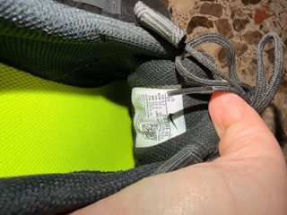 Zapatillas Nike Negras/Gris con Detalles Verdes