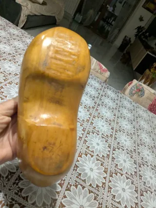 Articolo da scrivania in legno intagliato