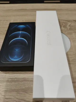 iPhone 12 Pro 128GB + Apple Watch