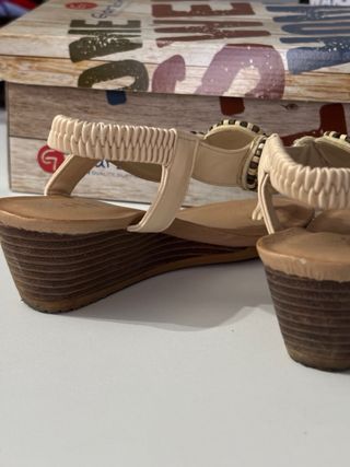 Sandalias de cuña T37