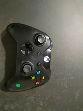 Xbox one con giochi e controller