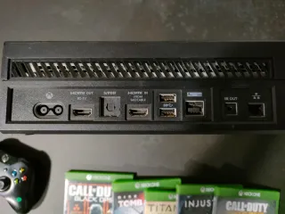 Xbox one con giochi e controller