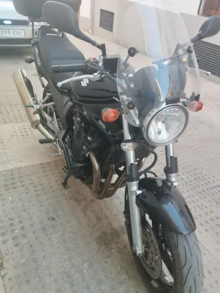 Suzuki Bandit 650 Negra.