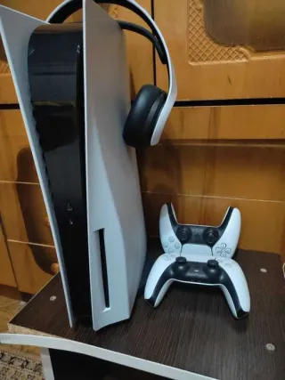 PS5 + todo incluido: mandos + juegos y auriculares