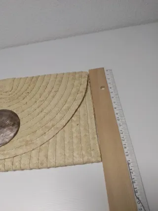 Bolso de mano de fibras naturales con nácar