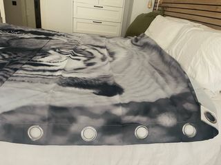 Cortinas con estampado de león