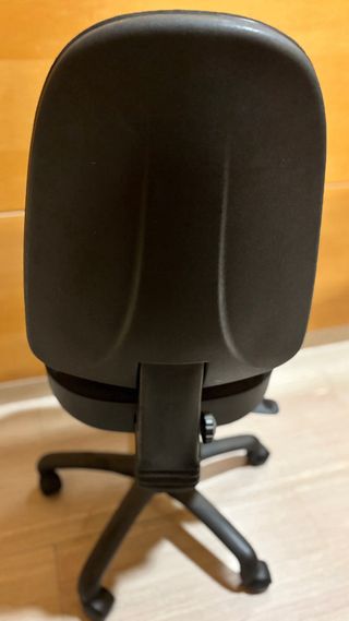 Silla de oficina con ruedas