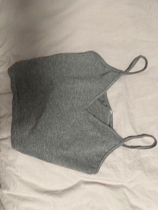 Camiseta tirantes gris escote pico