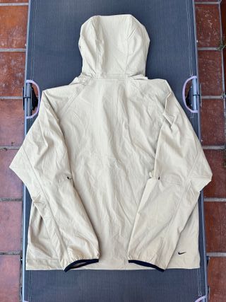 Chaqueta Cortavientos Nike Tech Beige