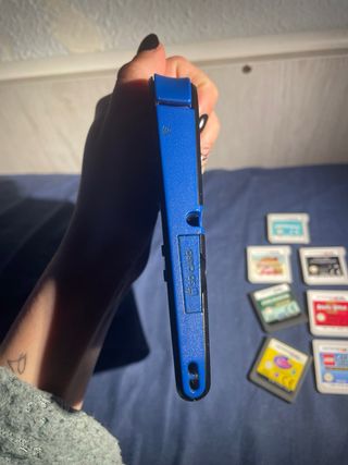 Nintendo 2DS Azul y Negra + 7 Juegos