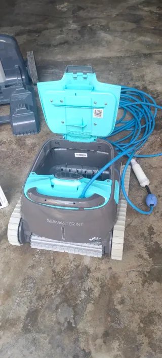 Robot limpiafondos Dolphin