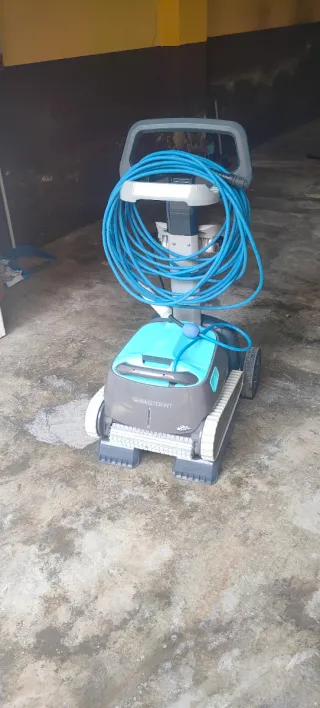 Robot limpiafondos Dolphin
