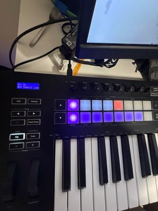Controlador MIDI Novation Launchkey 61