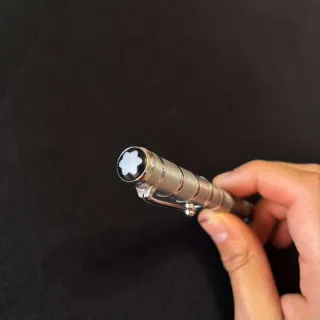 𝗯𝗼𝗹í𝗴𝗿𝗮𝗳𝗼 𝗠𝗼𝗻𝘁𝗯𝗹𝗮𝗻𝗰