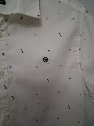 Camisa blanca estampada talla 16