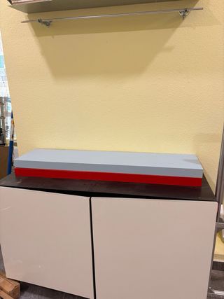 Balda LACK roja y azul ikea