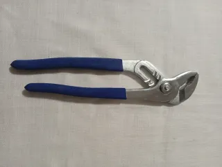 Llave de fontanería grande