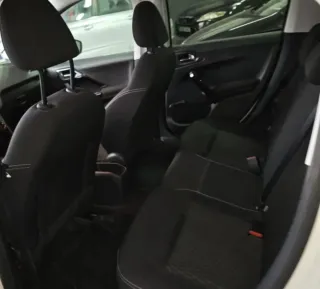 Peugeot 208 2016