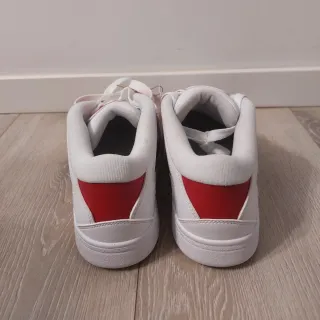 Zapatillas Adidas Blancas y Rojas Talla 44 Nuevas