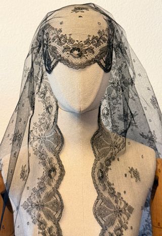 Mantilla Negra Encaje Chantilly Vintage