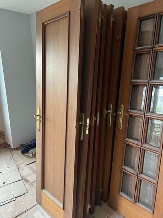 Puertas de madera maciza con cristal