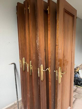 Puertas de madera maciza con cristal
