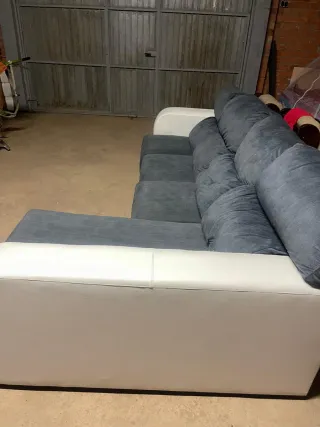 Sofá modular gris y blanco