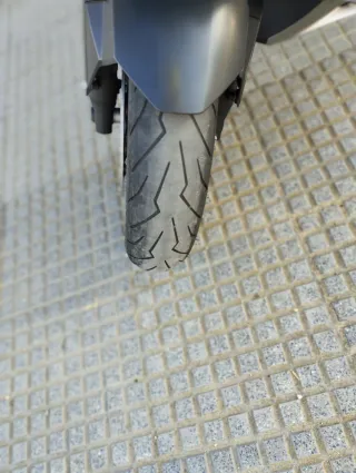 Honda Forza 750 Plata