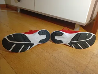 Zapatillas Hombre Run Support Rojas.