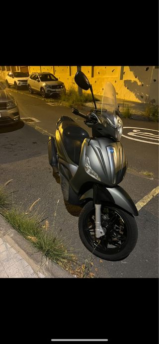 Piaggio Beverly 350 gris, cambio por moto cross