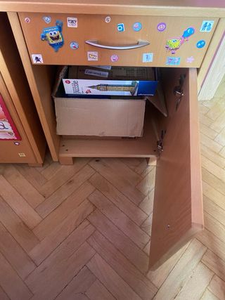 2 Mesitas de Noche Infantiles