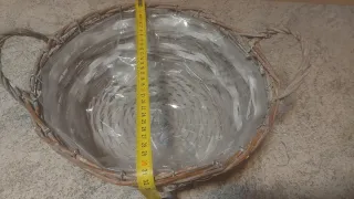 Cesto vimini e metallo.