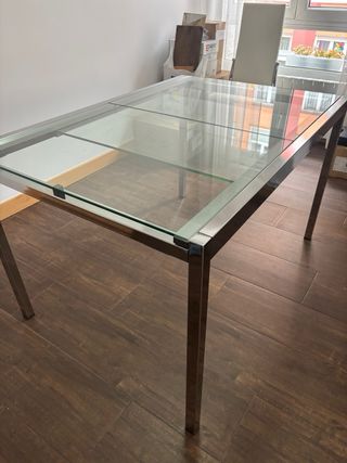 Mesa extensible cristal y metal Ikea