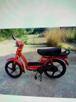 Vespino NL Roja con ITV Reciente