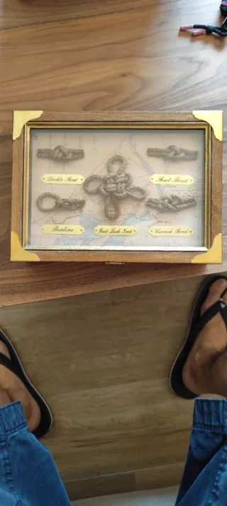 Armario para llaves de madera.