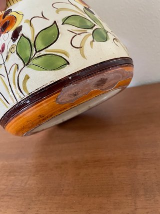 Vaso in ceramica dipinta a mano