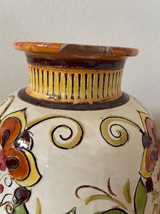 Vaso in ceramica dipinta a mano