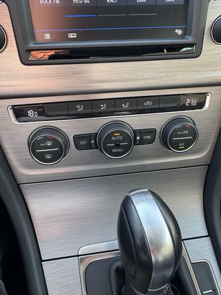 VW Golf Advance 1.6TDi 110cv automatico