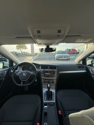 VW Golf Advance 1.6TDi 110cv automatico