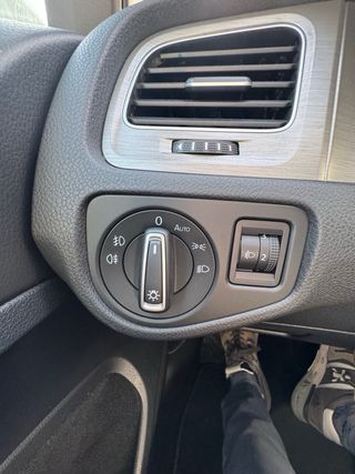 VW Golf Advance 1.6TDi 110cv automatico