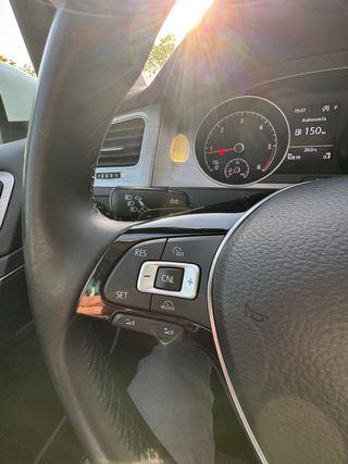 VW Golf Advance 1.6TDi 110cv automatico