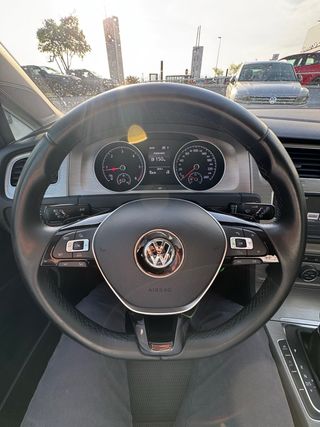 VW Golf Advance 1.6TDi 110cv automatico