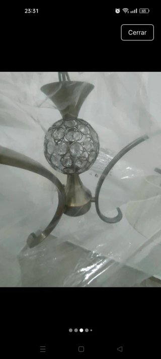 Lámpara de bronce con detalles de cristal