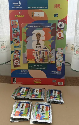 Lote de 20 cajas y 24 álbumes de FIFA World Cup 26