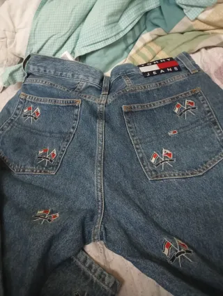 Jeans Tommy Jeans Azules con Banderas
