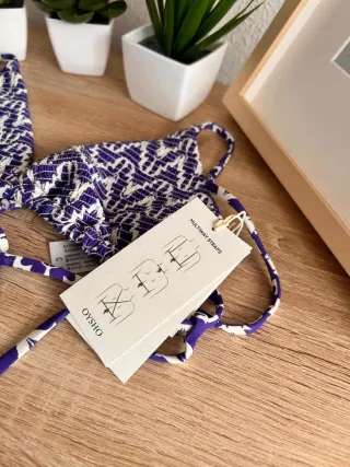 Bikini dos piezas azul cobalto y blanco  Oysho