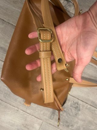 Bolso de hombro marrón de piel