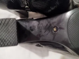 Botines Prada charol negros mujer